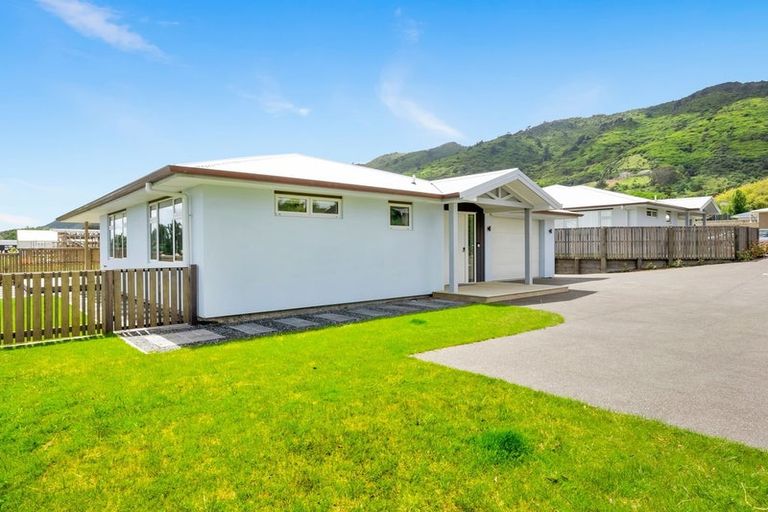 Photo of property in 30 Matenga Street, Waikanae, 5036