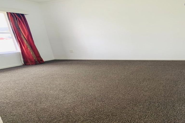 Photo of property in 1/70 Bentley Avenue, Glenfield, Auckland, 0629