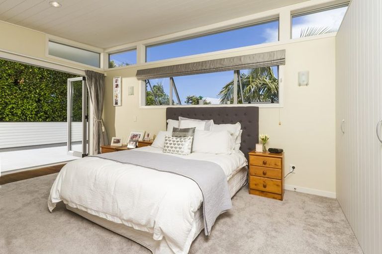 Photo of property in 1/22 Kiteroa Terrace, Rothesay Bay, Auckland, 0630