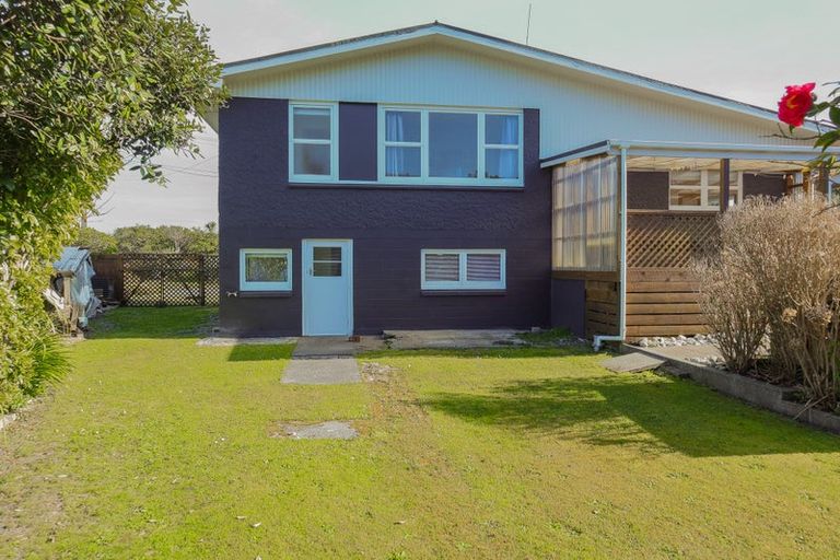 Photo of property in 32 Domett Esplanade, Cobden, Greymouth, 7802