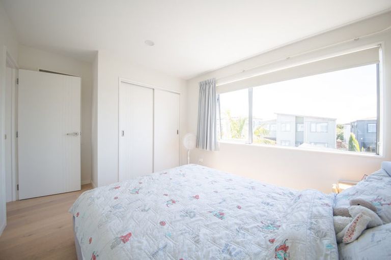 Photo of property in 33 Lockheed Street, Hobsonville, Auckland, 0618