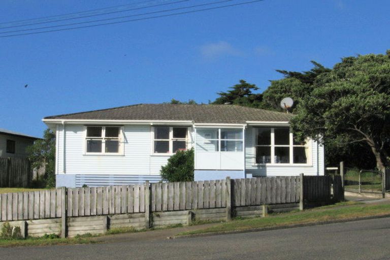 Photo of property in 14 Matatiro Street, Titahi Bay, Porirua, 5022