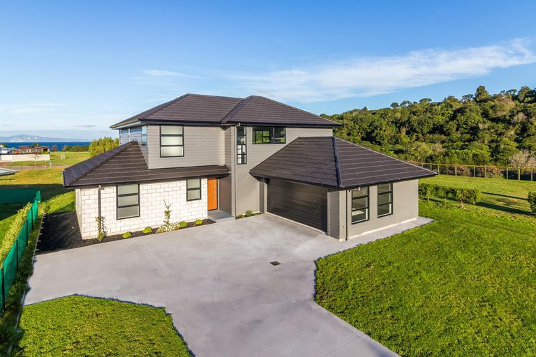 Photo of property in 9 Okaia Drive, Kinloch, Taupo, 3377