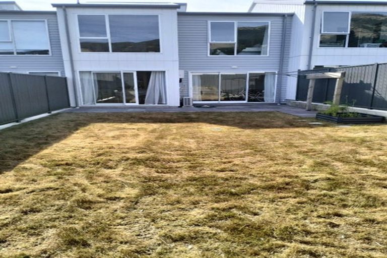 Photo of property in 77 Hokioi Drive, Kenepuru, Porirua, 5022