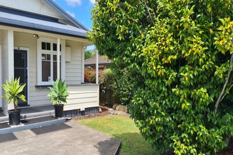 Photo of property in 8 Kamo Road, Regent, Whangarei, 0112