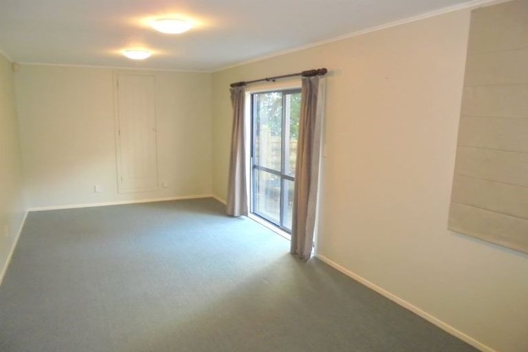 Photo of property in 11 Rangiora Avenue, Kaiwharawhara, Wellington, 6035