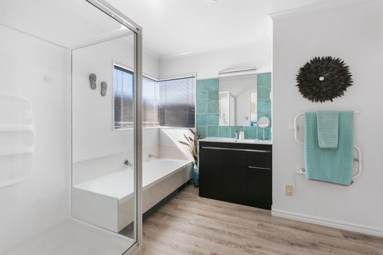 Photo of property in 59 Sandhurst Drive, Papamoa Beach, Papamoa, 3118