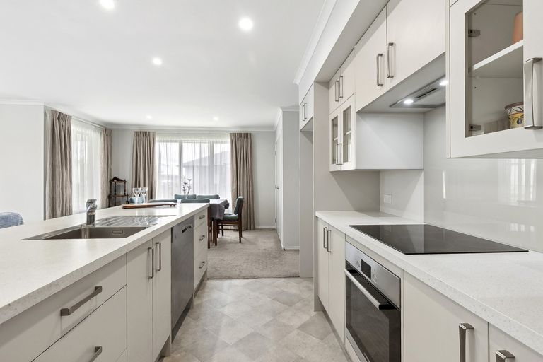 Photo of property in 2/653 Bank Street, Te Awamutu, 3800