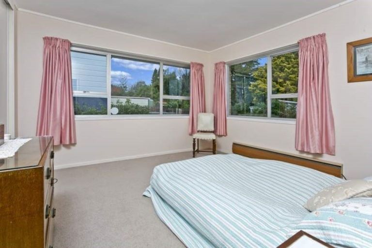 Photo of property in 36 Blakeborough Drive, Forrest Hill, Auckland, 0620