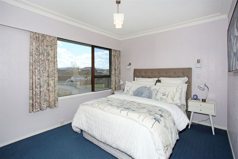 Photo of property in 1 Sunshine Place, Papakura, 2110
