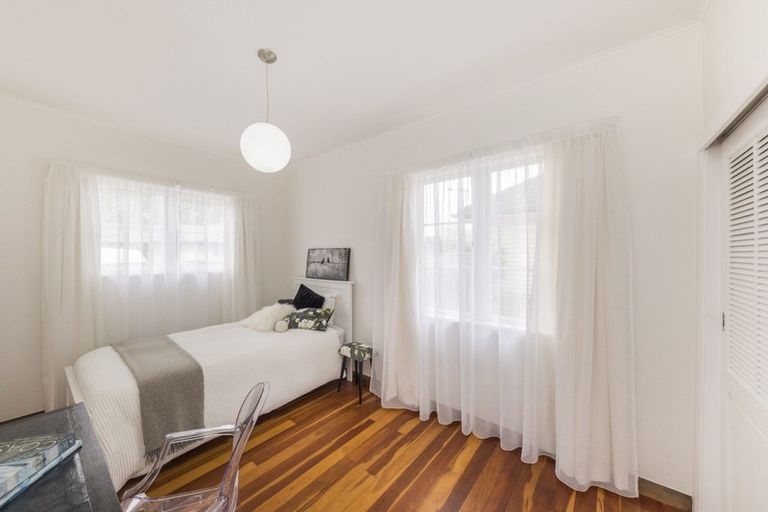 Photo of property in 532 Featherston Street, Roslyn, Palmerston North, 4414