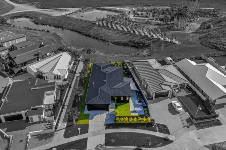 Photo of property in 33 Montia Close, Papamoa Beach, Papamoa, 3118