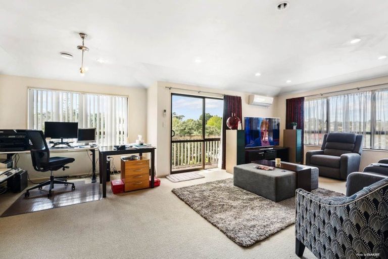 Photo of property in 26a Woodstock Road, Forrest Hill, Auckland, 0620