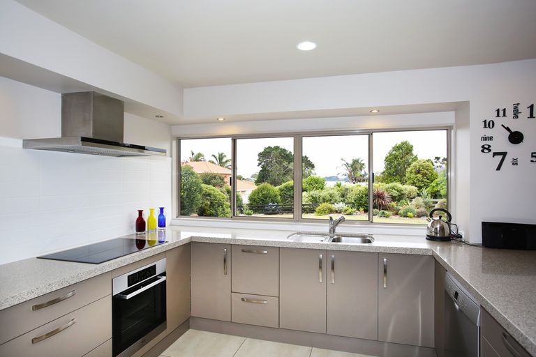Photo of property in 27 Bayview Drive, Waiuku, 2123