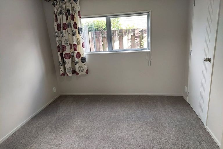 Photo of property in 74 Butterworth Drive, Glendene, Auckland, 0602