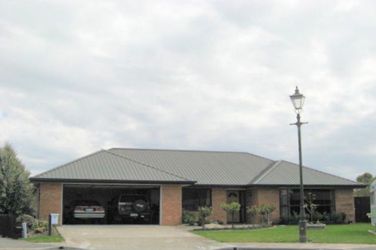 Photo of property in 6 Mclean Place, Woodend, 7610