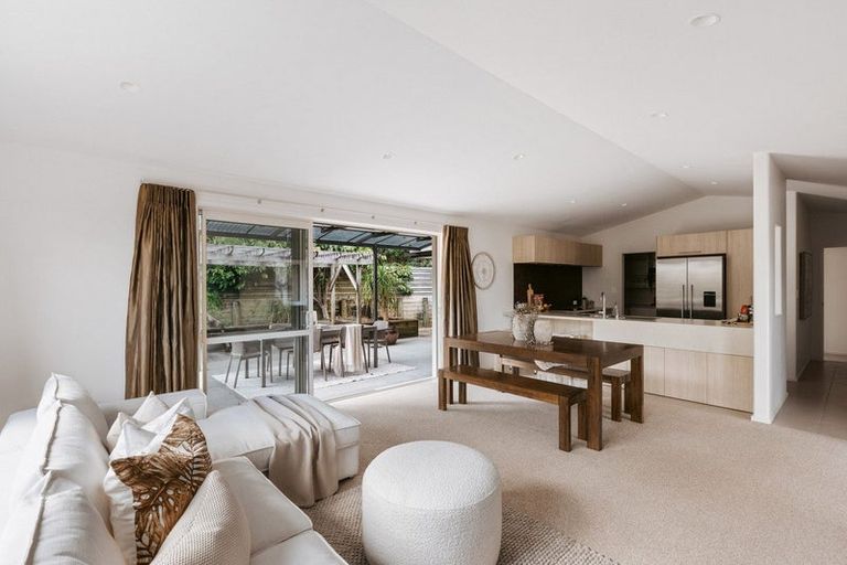 Photo of property in 16 Ellesmere Close, Pyes Pa, Tauranga, 3112