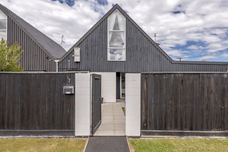 Photo of property in 2/7 Highgate Avenue, Merivale, Christchurch, 8014