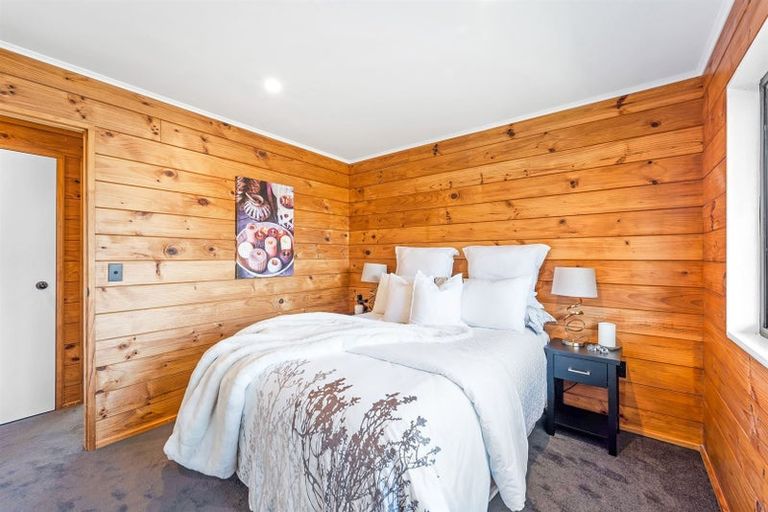 Photo of property in 1/80 Browns Bay Road, Rothesay Bay, Auckland, 0630