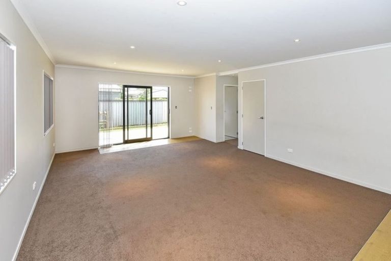 Photo of property in 2c Oxford Road, Manurewa, Auckland, 2102