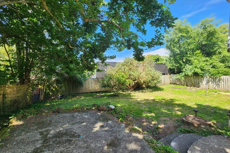 Photo of property in 22 Parrs Cross Road, Henderson, Auckland, 0612
