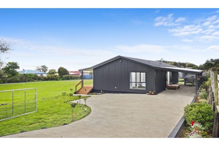 Photo of property in 2630 Awhitu Road, Awhitu, Waiuku, 2684