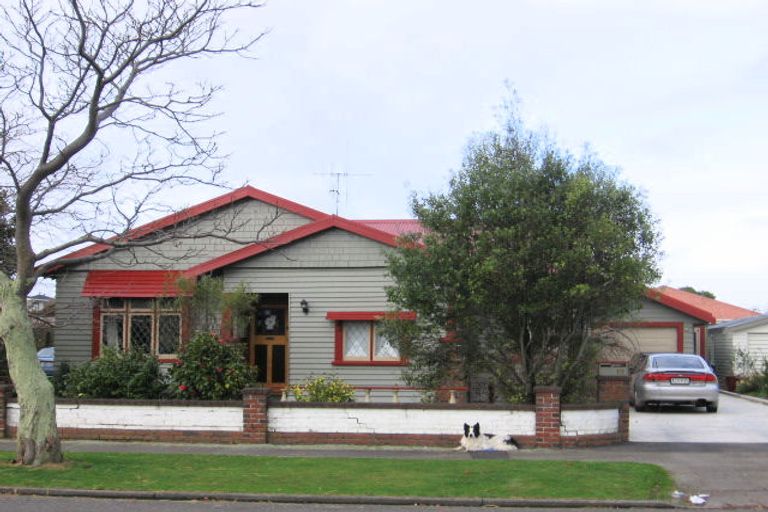 Photo of property in 18 Argyle Avenue, Takaro, Palmerston North, 4410