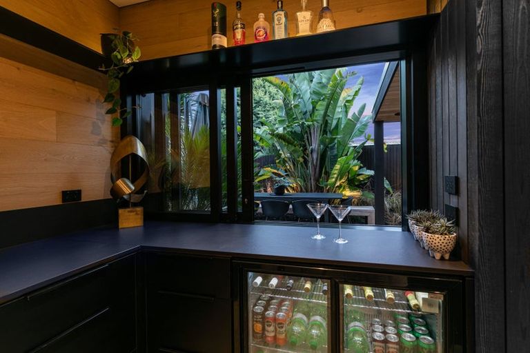 Photo of property in 60 Churchouse Road, Greenhithe, Auckland, 0632