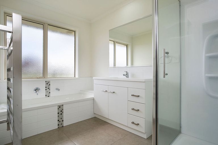 Photo of property in 31 Plescher Crescent, Leamington, Cambridge, 3432