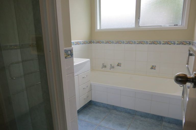 Photo of property in 43 Pisces Road, Glen Eden, Auckland, 0602