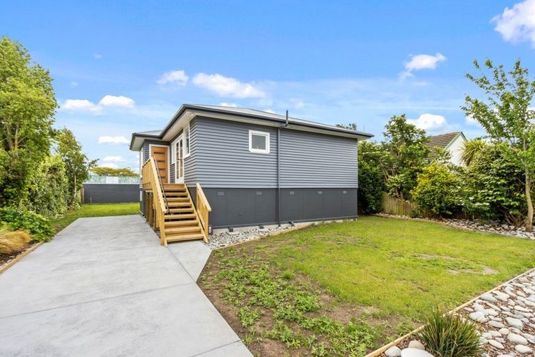 Photo of property in 11 Glenrowan Avenue, Avondale, Christchurch, 8061
