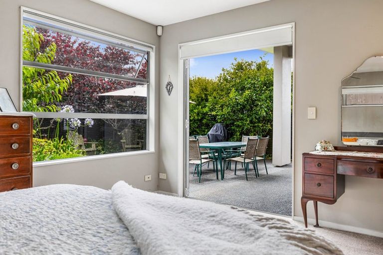 Photo of property in 1 Gavinike Place, Waimauku, 0812