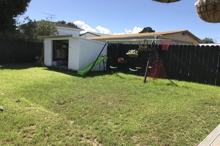 Photo of property in 39 Reelick Avenue, Pakuranga Heights, Auckland, 2010