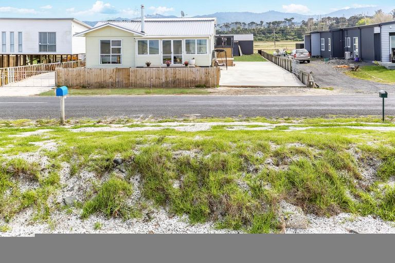Photo of property in 875 East Coast Road, Kaiaua, Pokeno, 2473
