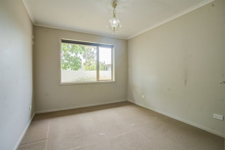 Photo of property in 19 Burns Street, Milton, 9220