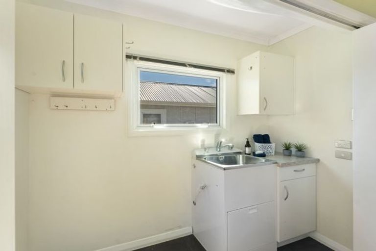 Photo of property in 52 Wallace Place, Westown, New Plymouth, 4310