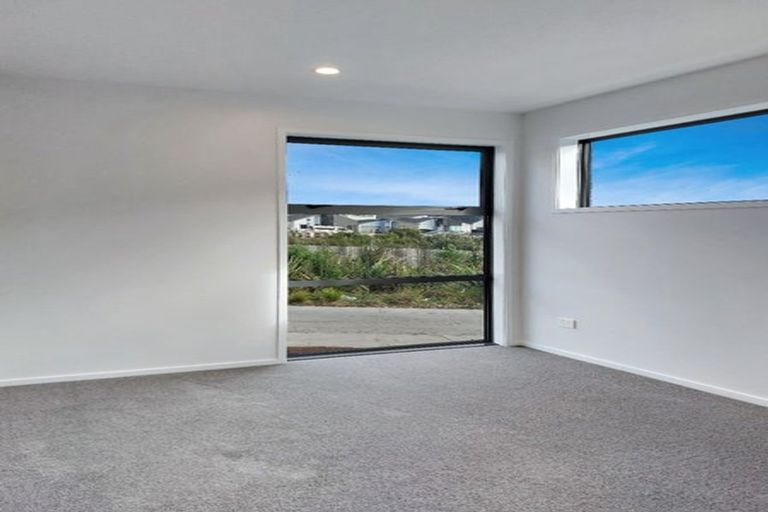 Photo of property in 34 Papai Lane, Massey, Auckland, 0614