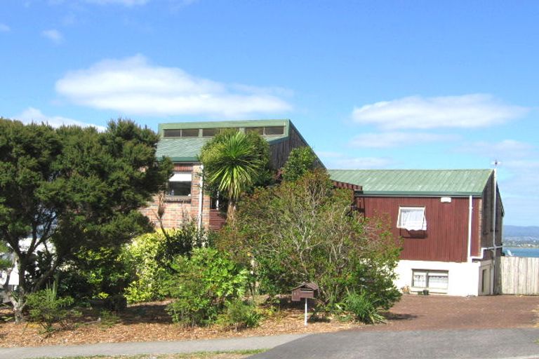 Photo of property in 51 Hadfield Street, Beach Haven, Auckland, 0626