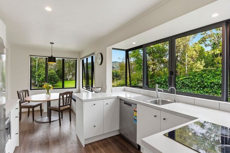 Photo of property in 5 Hurworth Grove, Waikanae, 5036