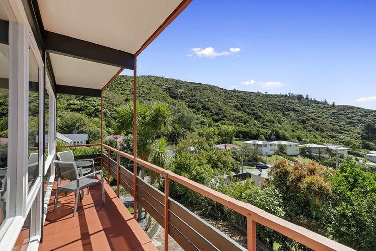 Photo of property in 12 Willcox Grove, Naenae, Lower Hutt, 5011