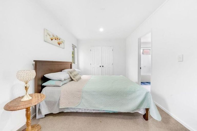 Photo of property in 11c Sturges Road, Henderson, Auckland, 0612