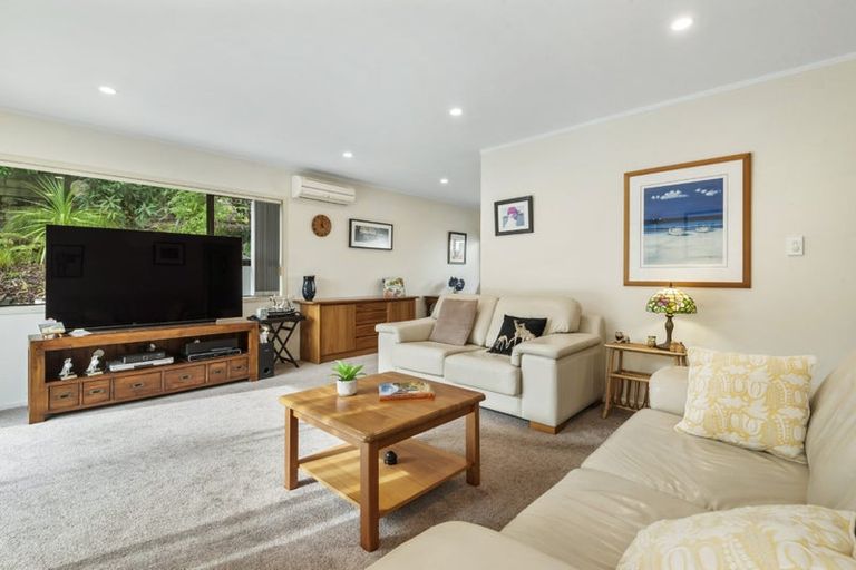 Photo of property in 2/13 Newstead Avenue, Browns Bay, Auckland, 0632