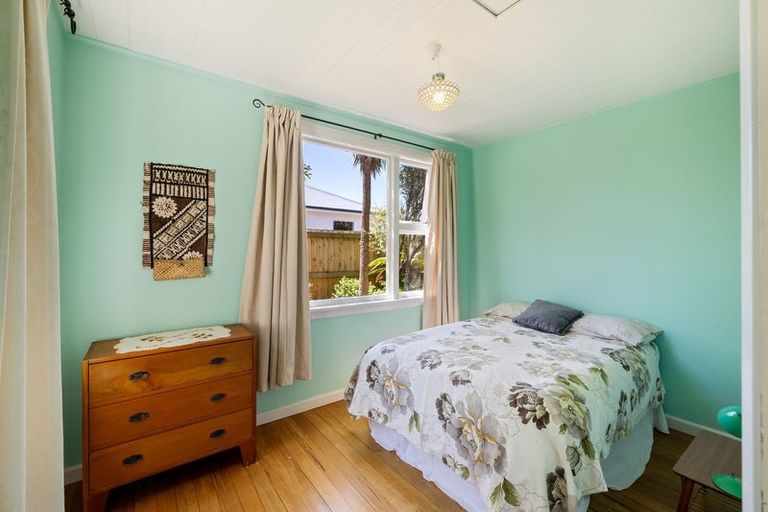 Photo of property in 43 Tovey Street, New Brighton, Christchurch, 8061