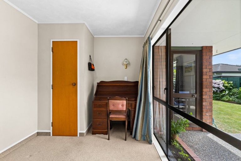 Photo of property in 82a Church Road, Taradale, Napier, 4112