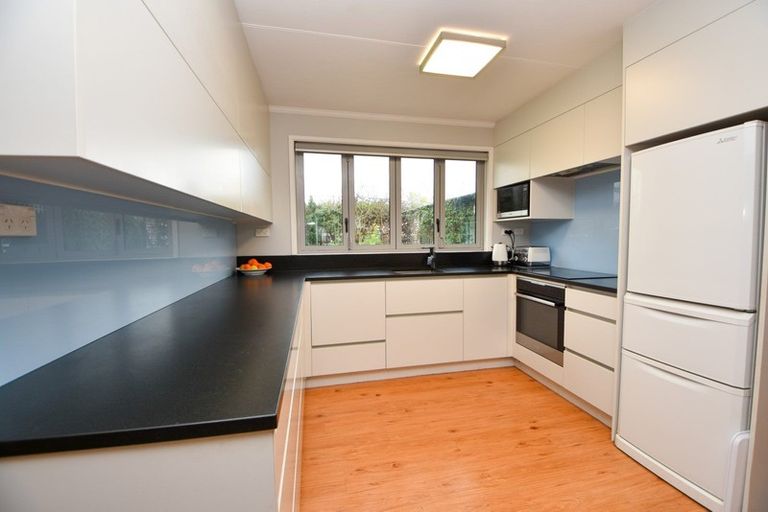 Photo of property in 76 Victoria Street, Carterton, 5713