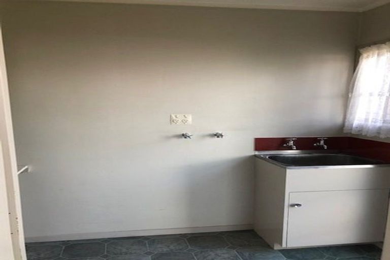 Photo of property in 2/12 Wood Street, Papakura, 2110