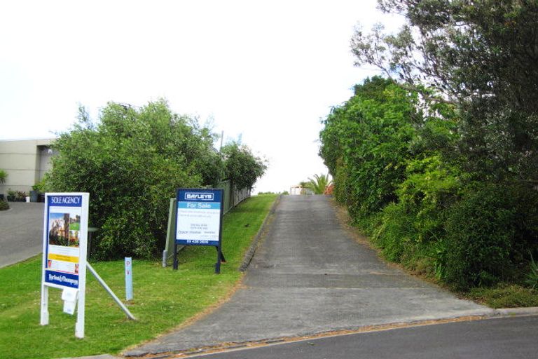 Photo of property in 15 Farnell Place, Gulf Harbour, Whangaparaoa, 0930