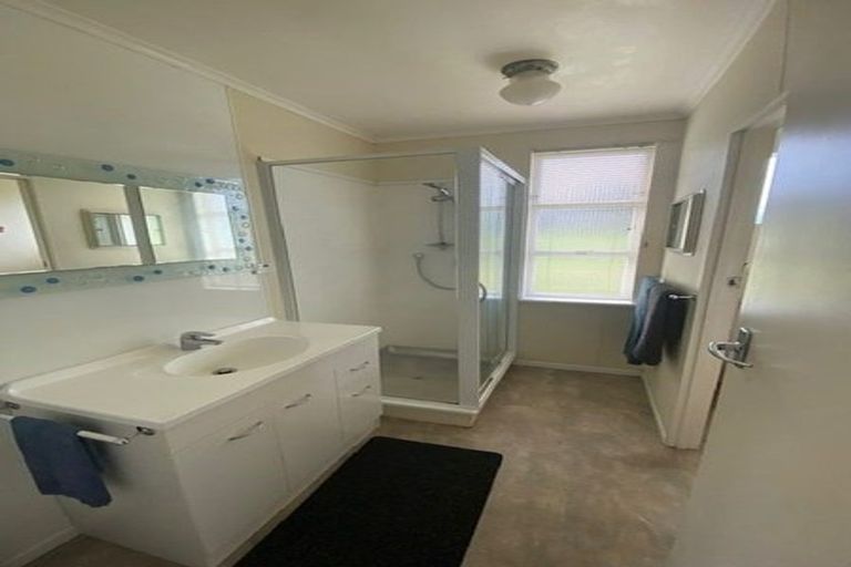 Photo of property in 1/142 Stanmore Bay Road, Stanmore Bay, Whangaparaoa, 0932