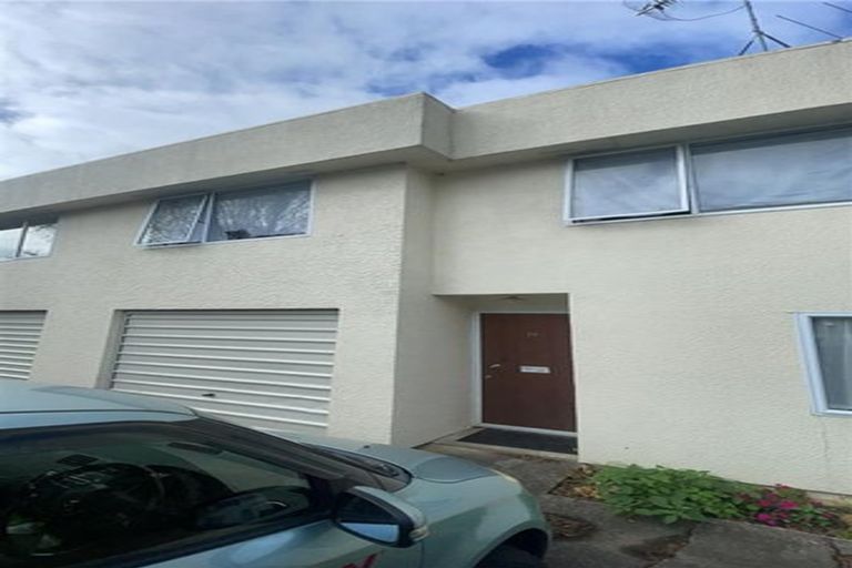 Photo of property in 28/24 Eastglen Road, Glen Eden, Auckland, 0602