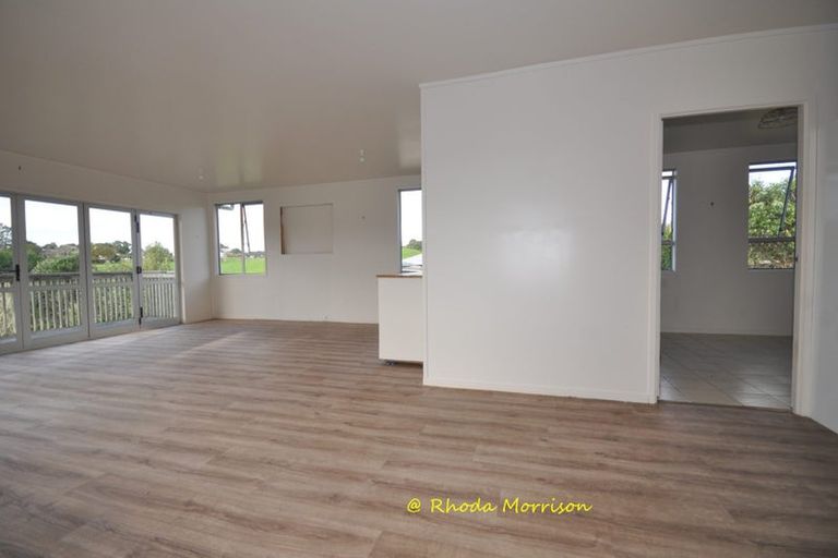 Photo of property in 8 Heaths Way, Pahi, Paparoa, 0571